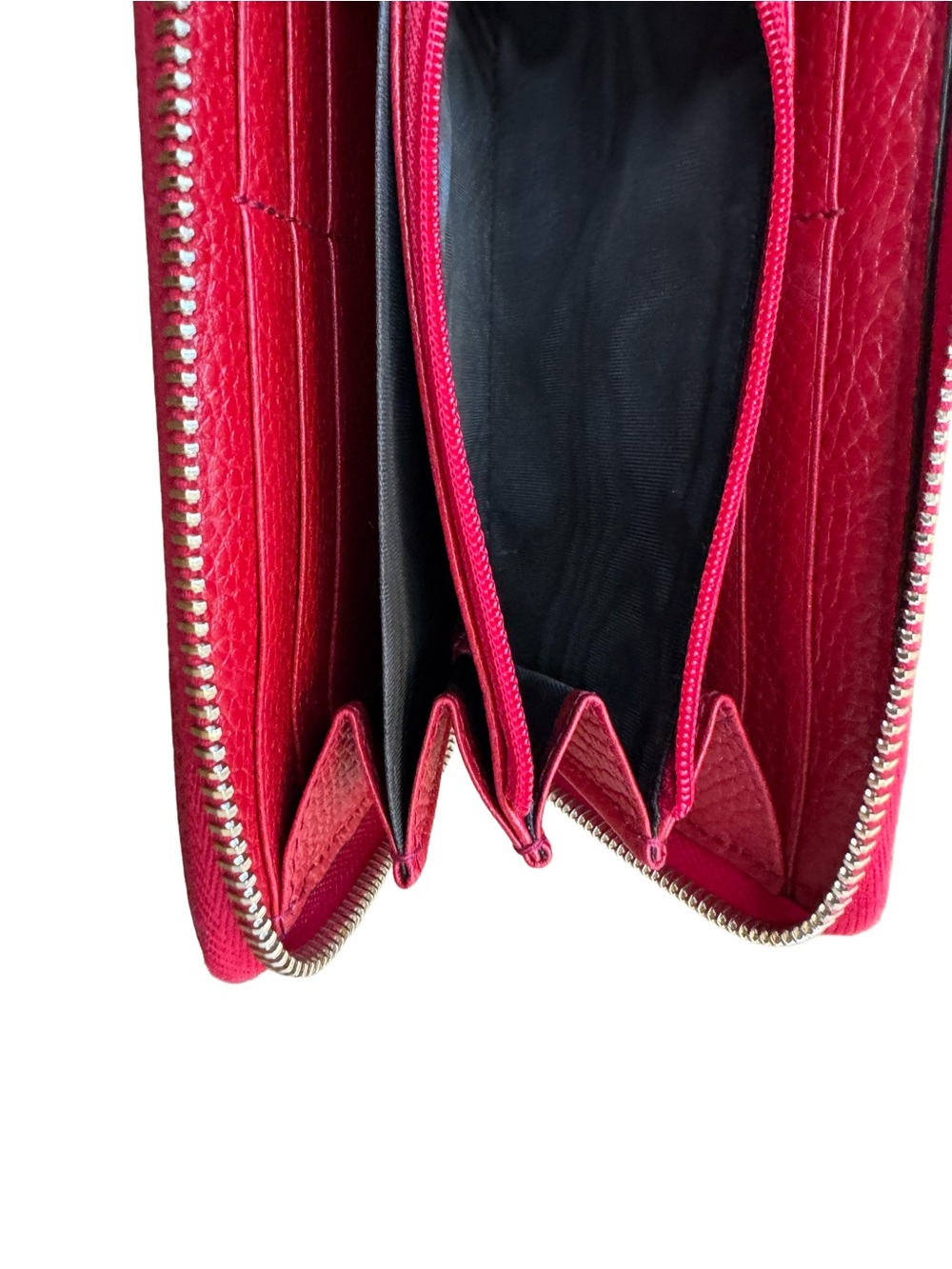Gucci Soho Red Pebbled Leather Zip Around Continental Wallet Tassel NWOT - Picture 7 of 7